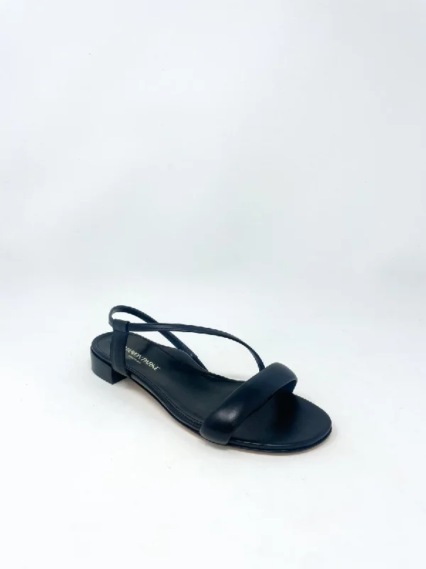 Jenna Flat Sandal in Black